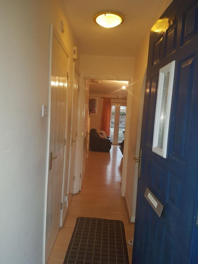 Ensuite Room Near Canal Southall Extérieur photo