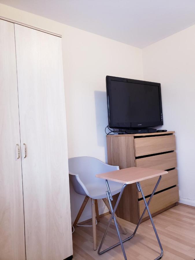 Ensuite Room Near Canal Southall Extérieur photo